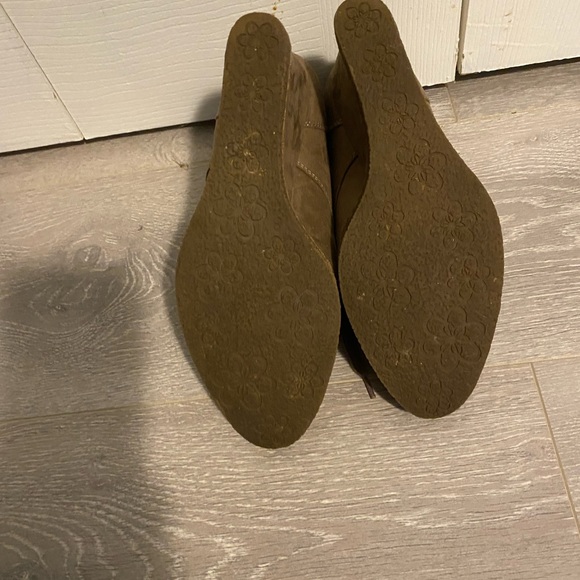 Women’s Booties - Picture 4 of 5